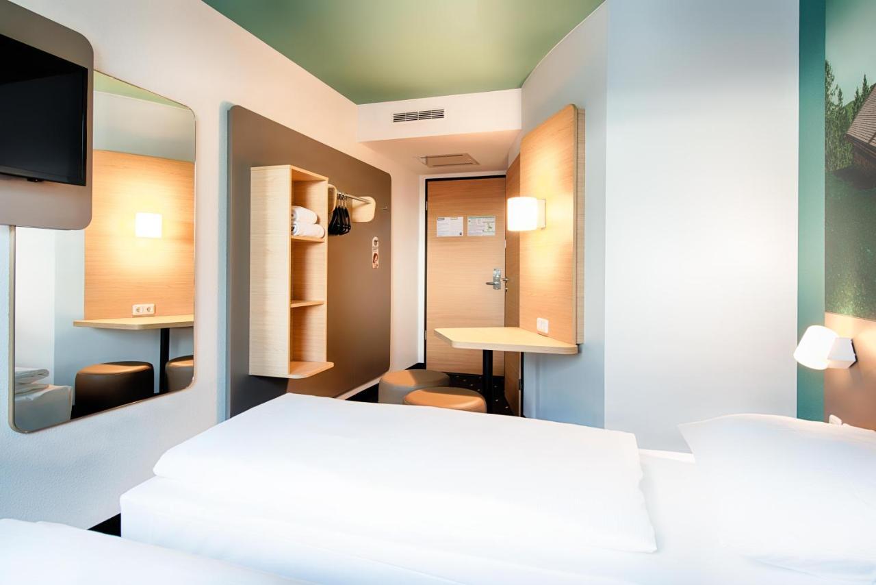 B&B Hotel Muenchen-Putzbrunn Dış mekan fotoğraf