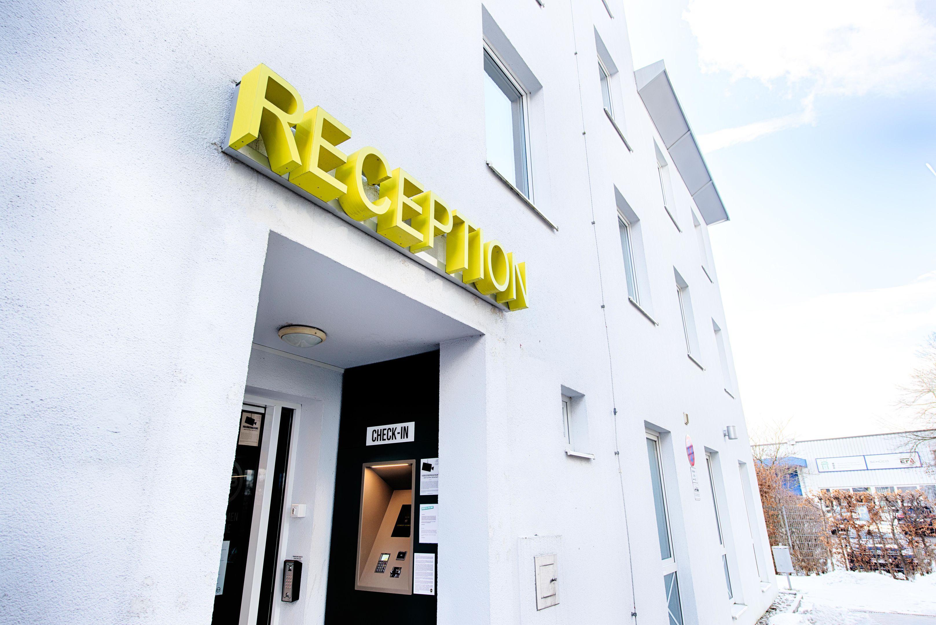 B&B Hotel Muenchen-Putzbrunn Dış mekan fotoğraf