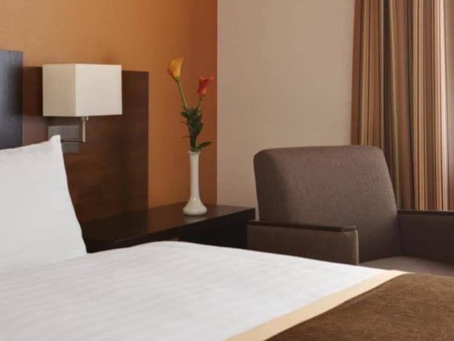 B&B Hotel Muenchen-Putzbrunn Dış mekan fotoğraf