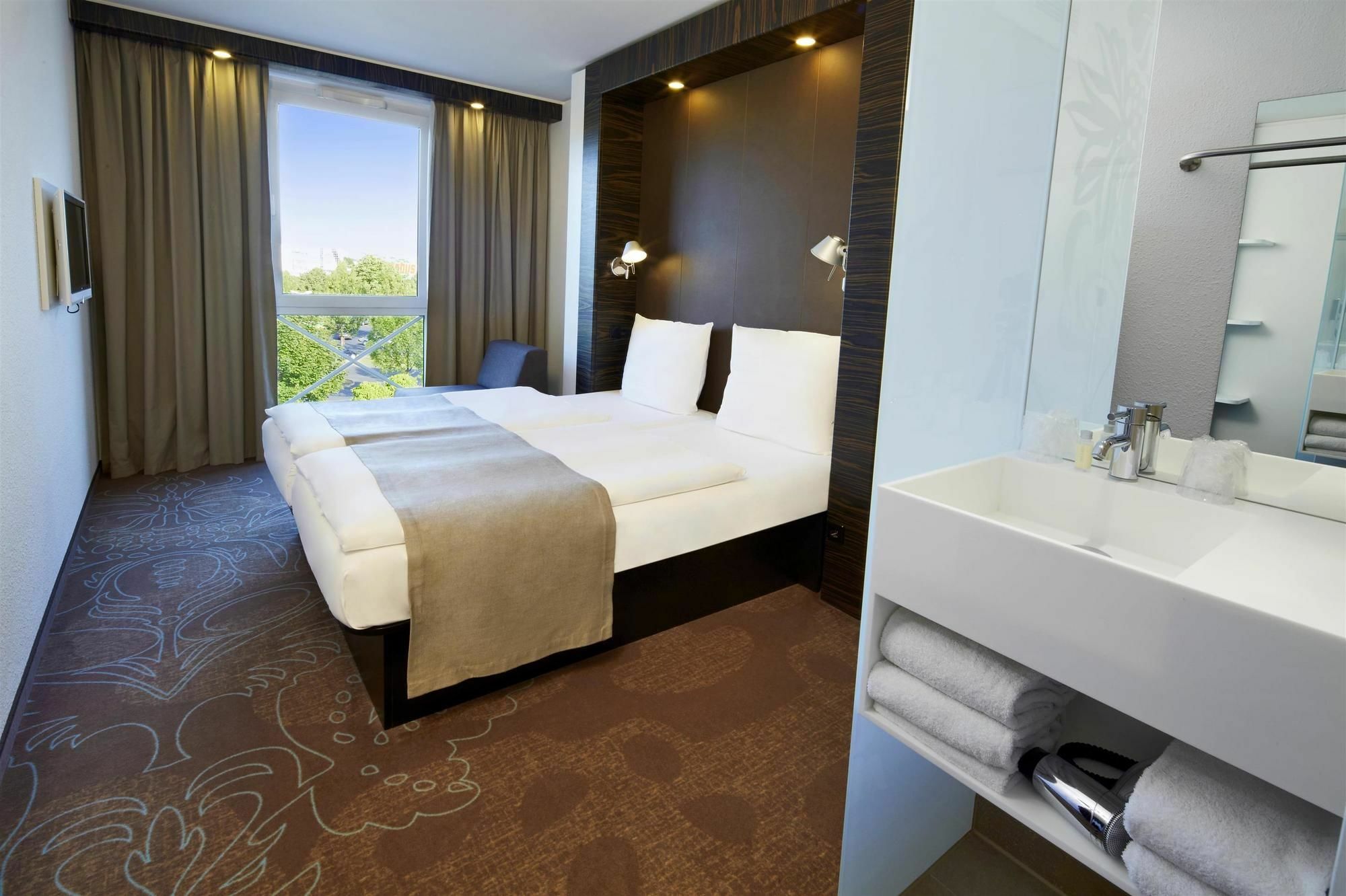 B&B Hotel Muenchen-Putzbrunn Dış mekan fotoğraf